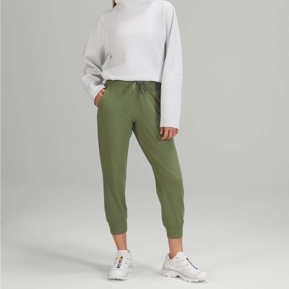 lululemon athletica Pants - NWOT / Lululemon Ready to Rulu High-Rise Jogger Crop